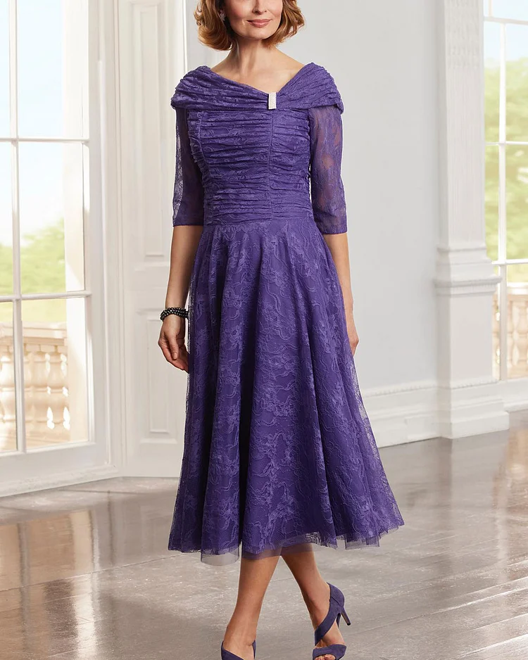 Elegant pleated lace dress