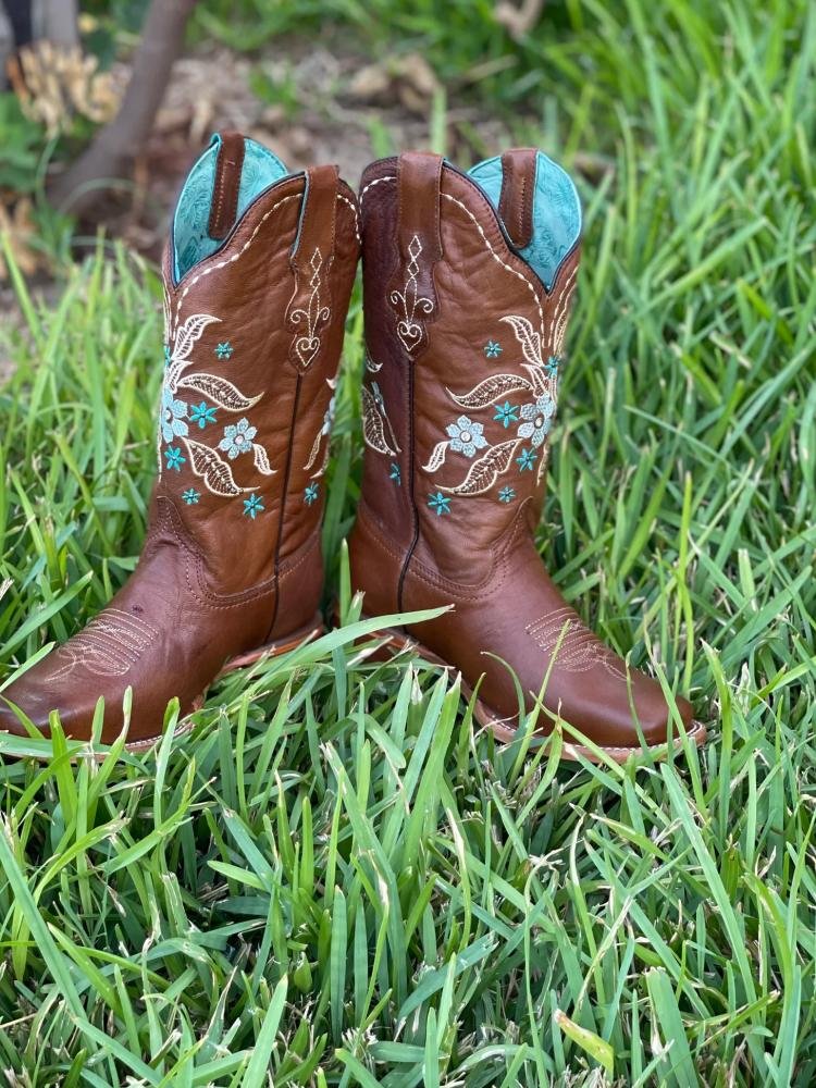 Women Mid Calf Cowboy Boots Floral Embroidered Square Toe Chunky Heel Western Boots