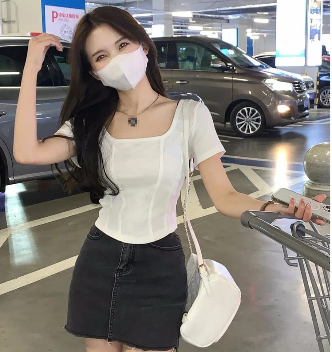 Uveng Uveng Collar T-Shirt Women's Summer Korean Version 2024 New Spice Girl Design Sense Slim Slim Short Short-Sleeved Jacket