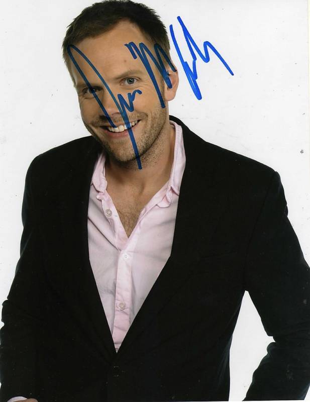 JOEL MCHALE THE SOUP COMMUNITY SIGNED 8X10 PICTURE