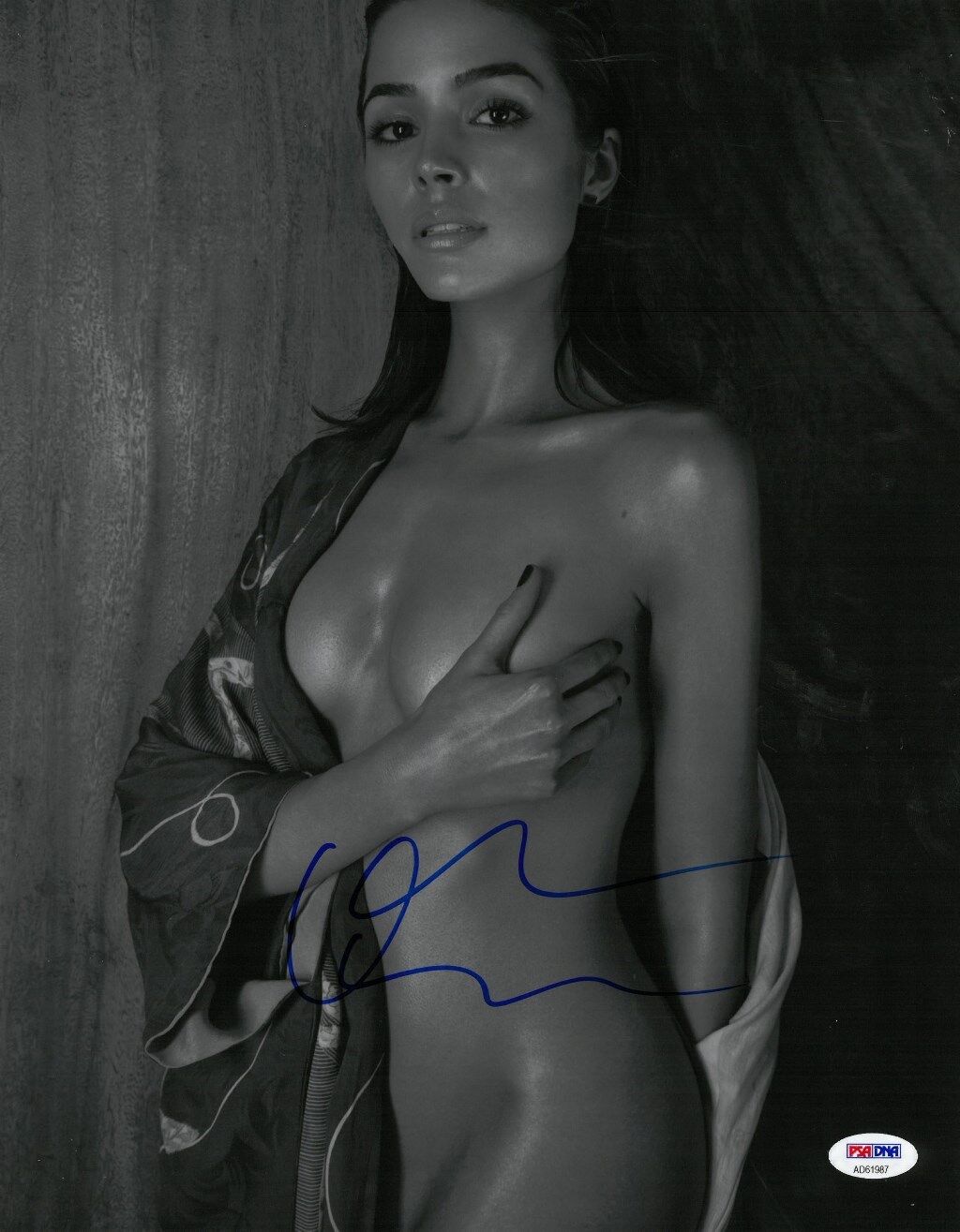 Olivia Culpo Signed Sexy Authentic Autographed 11x14 Photo Poster painting PSA/DNA #AD61987