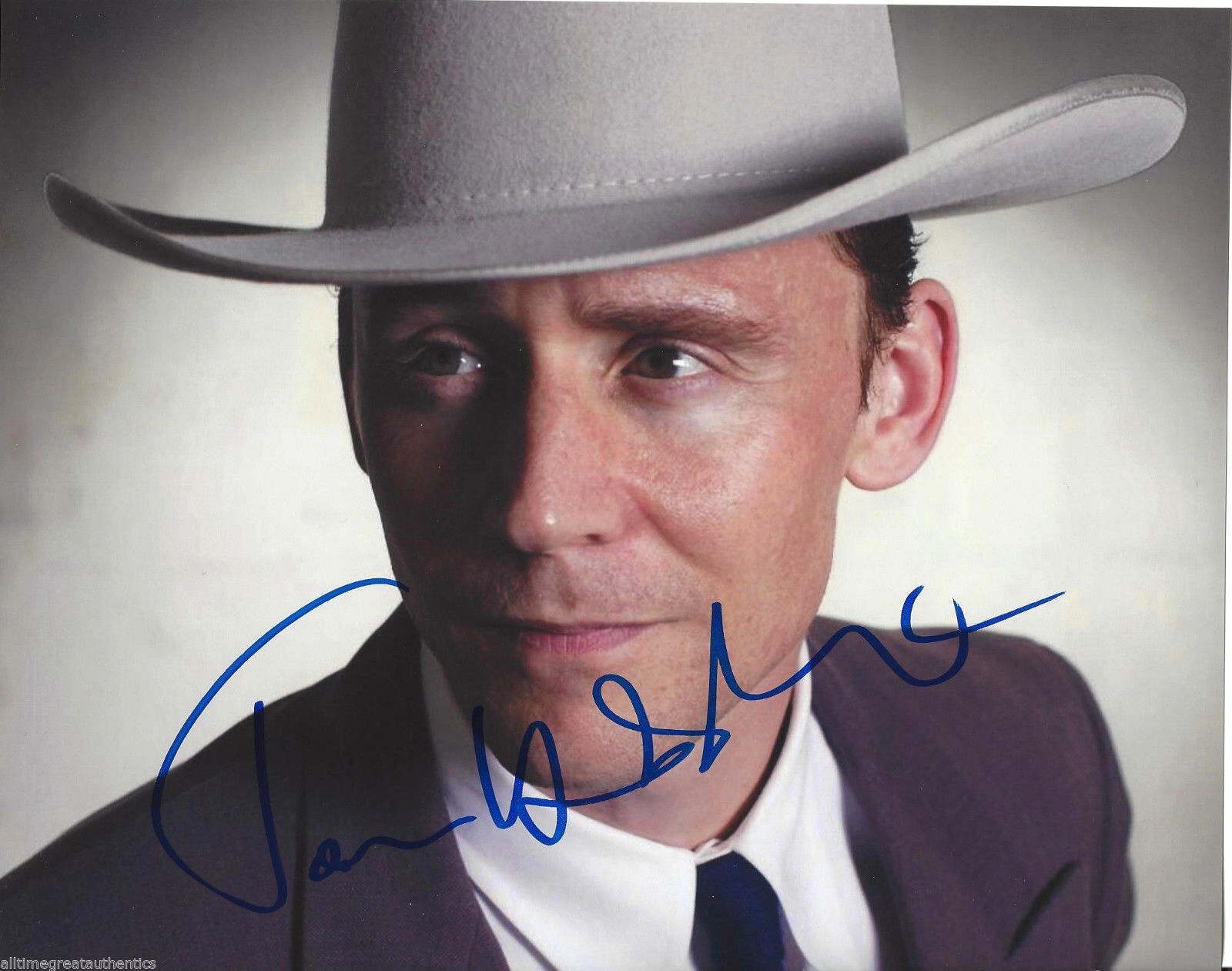 ACTOR TOM HIDDLESTON SIGNED 'I SAW THE LIGHT' 8X10 Photo Poster painting w/COA HANK WILLIAMS