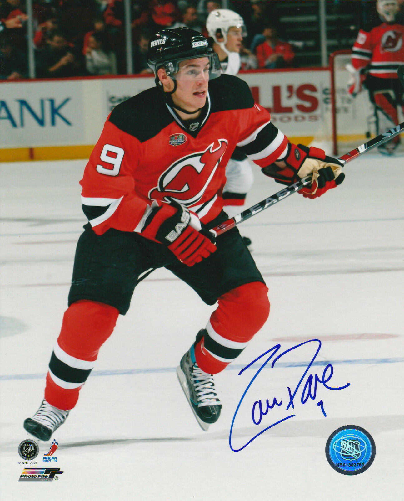 ZACH PARISE SIGNED NEW JERSEY DEVILS 8x10 Photo Poster painting #9 Autograph