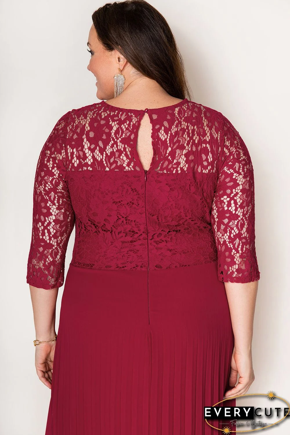 Red Lace Scalloped V Neck 3/4 Sleeves Pleated Tulle Plus Maxi Dress