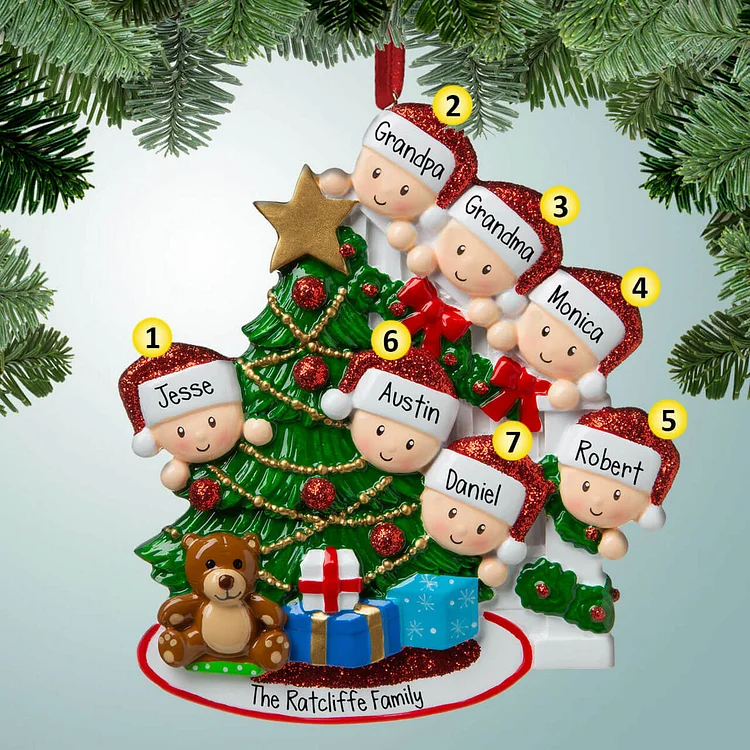 Famille de 7 décorations de Noël personnalisées Peeking Around Tree