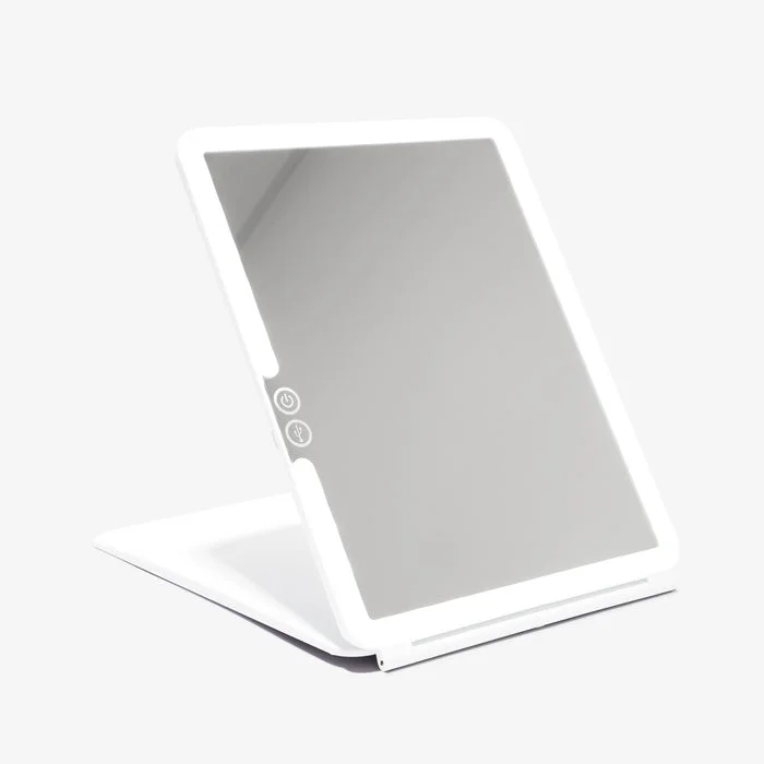 Pose 2.0 | LED Travel Mirror.