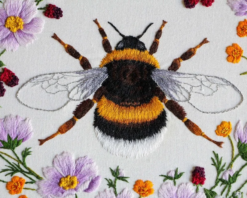 Bumble Bee in Wildflower Wreath Thread Painting Embroidery Pattern