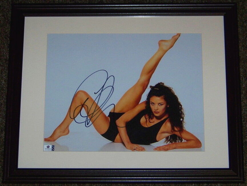 FLASH SALE! Catherine Zeta Jones Signed Autographed 11x14 Photo Poster painting GV GA GAI COA!