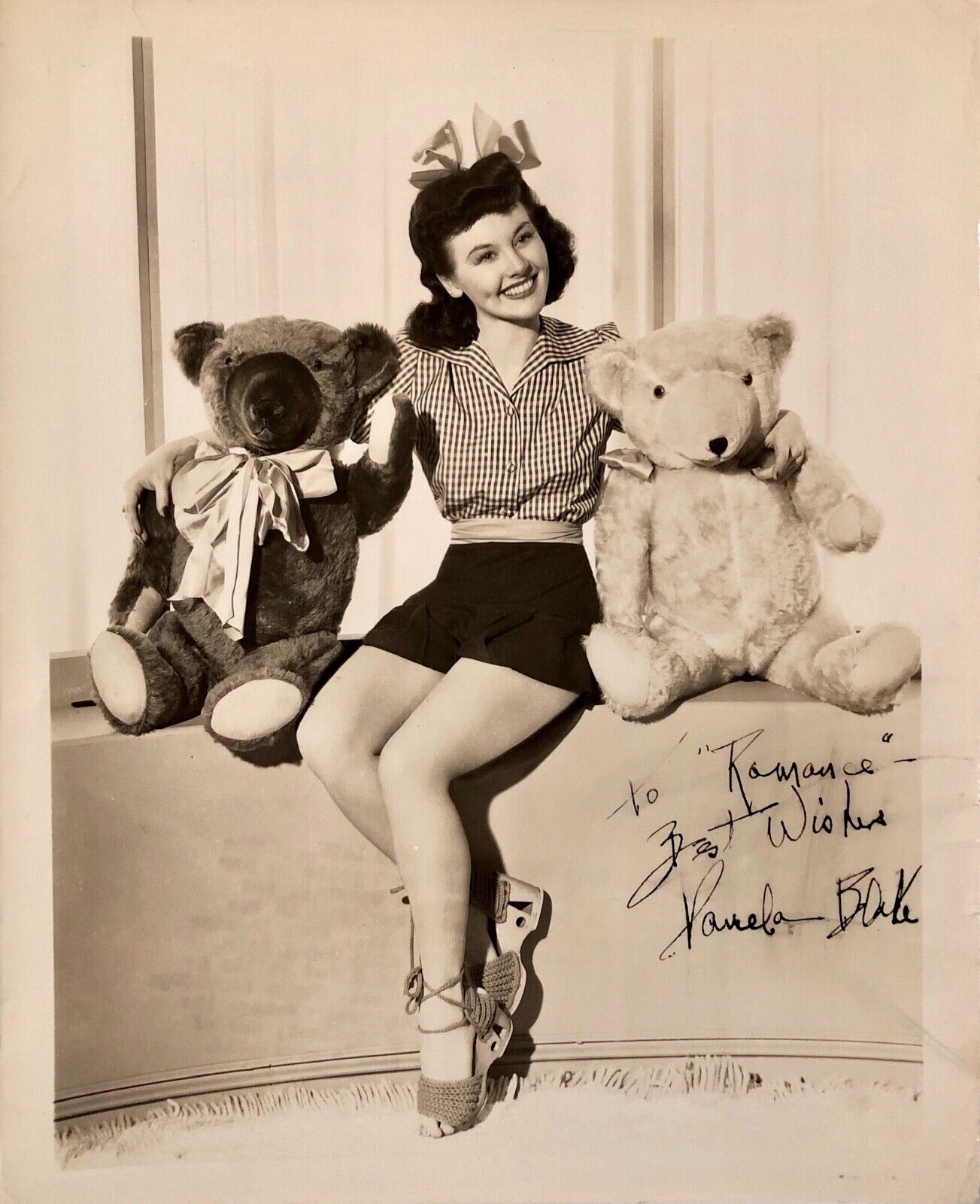 PAMELA BLAKE AUTOGRAPHED SIGNED 8x10 Photo Poster painting 1942 MAISIE GETS HER GUN TEDDY BEARS