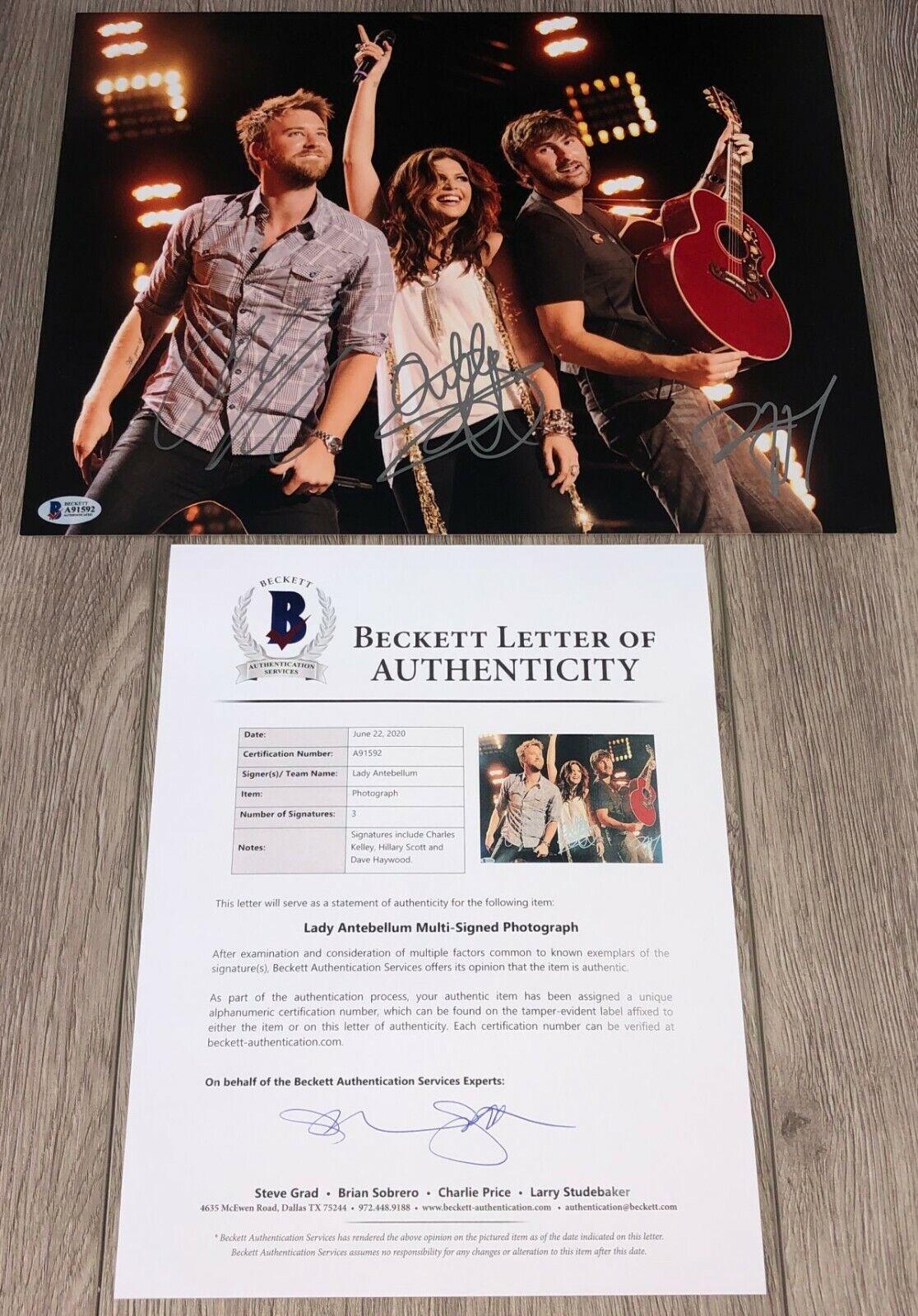 LADY A ANTEBELLUM HILLARY SCOTT +2 SIGNED 11x14 Photo Poster painting w/PROOF & BAS BECKETT LOA