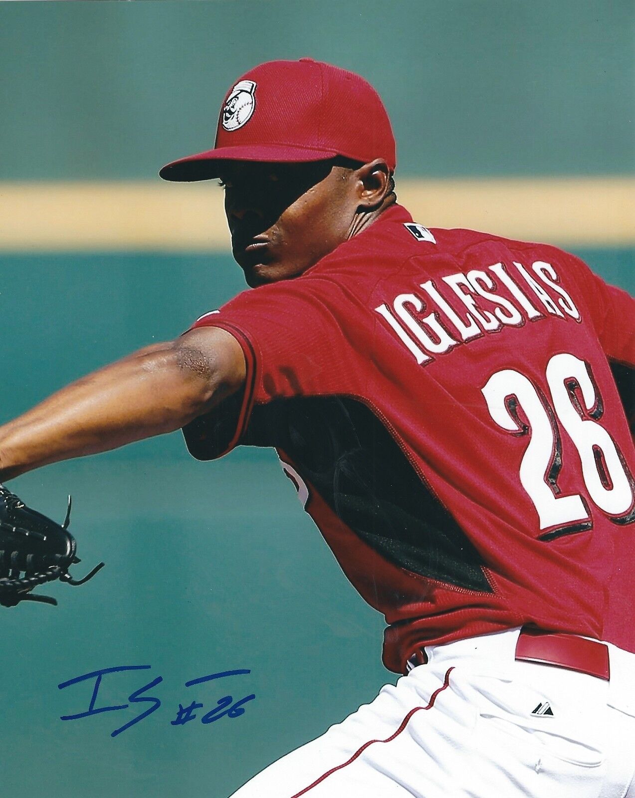 Autographed RAISEL IGLESIAS Cincinnati Reds 8x10 Photo Poster painting - w/COA