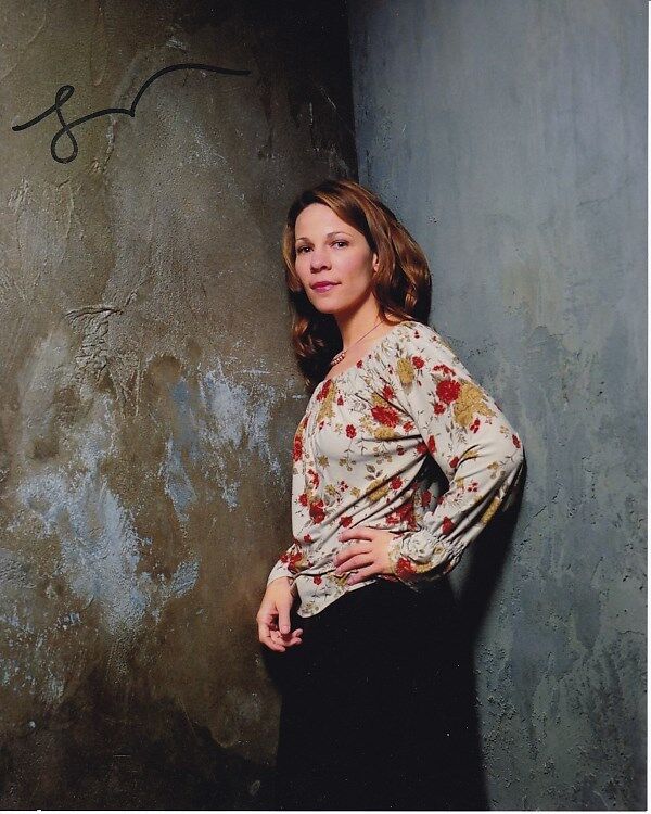 LILI TAYLOR signed autographed Photo Poster painting