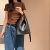 High-end niche design single shoulder crossbody bucket bag/tote bag for commuting