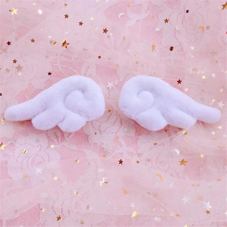 Plush Angel Wings Hairpin