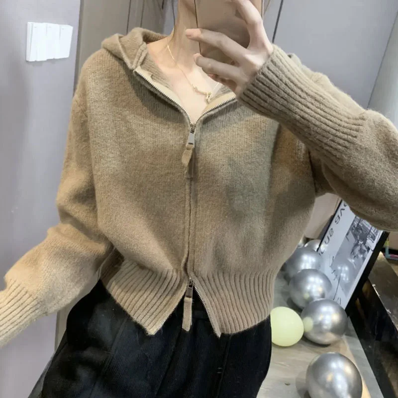 Uveng Uveng Zipper Sweater Jacket Cardigan 2024 Spring And Autumn Wear A Small Design Of Small Short Hooded Knitted Shirt