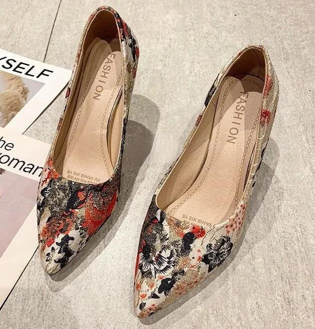 Women Pumps Female Casual Ladies Shoes Fashion Slip On Pointed Toe Party Zapatos De Vestir Mujer Classic Embroidery Flower
