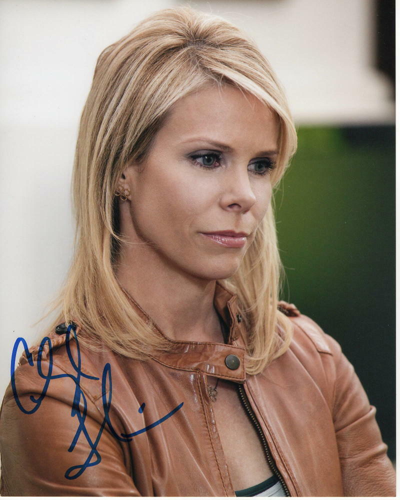 CHERYL HINES SIGNED AUTOGRAPH 8X10 Photo Poster painting - CURB YOUR ENTHUSIASM BEAUTY, KENNEDY