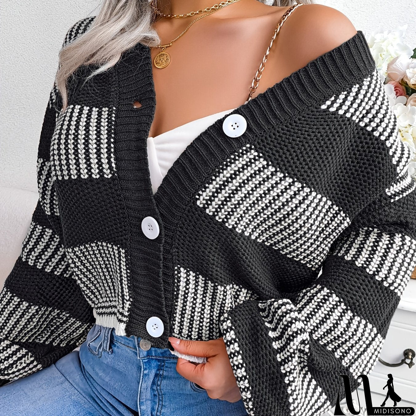 MidiSono - Tailored and Elegant Sweater