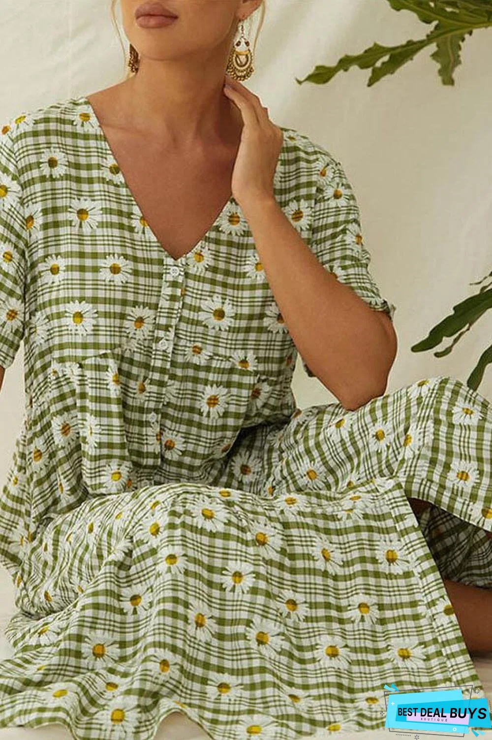 Holiday Daisy Print Paneled Buttons Down V-Neck Midi Dress