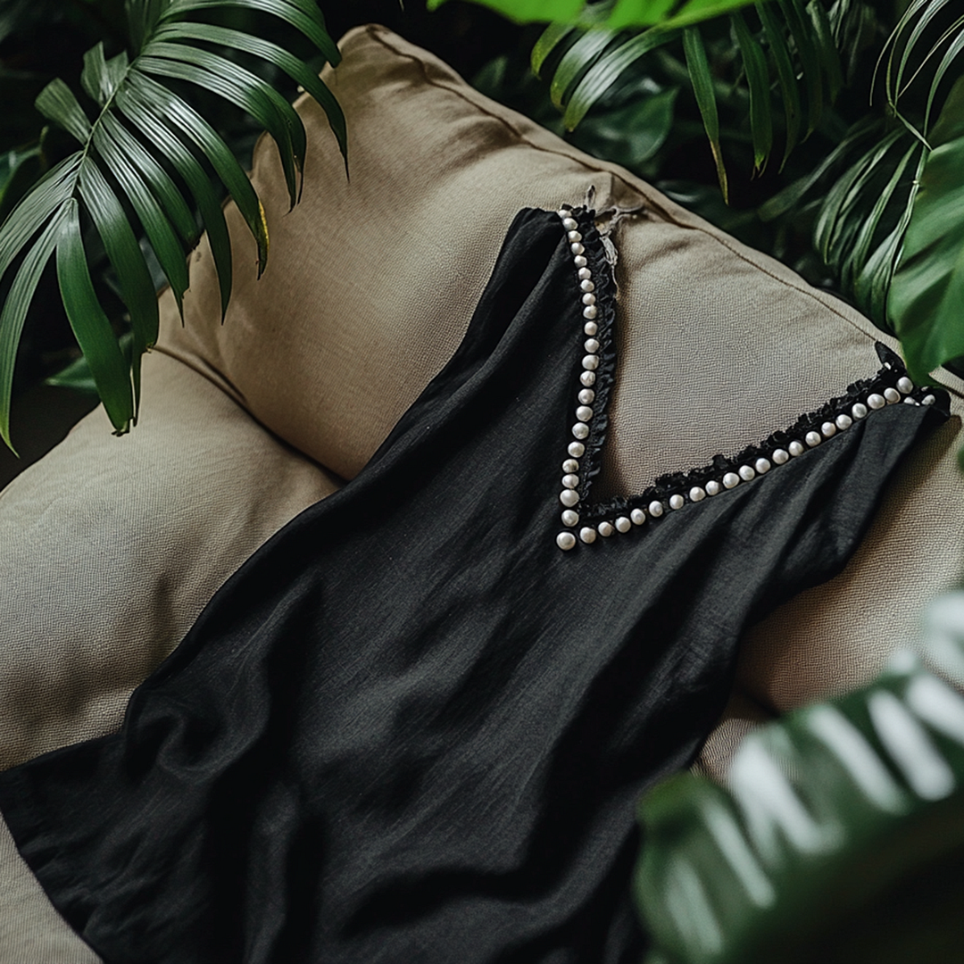  Elegant Pearl-Trimmed Black Top for Spring and Summer