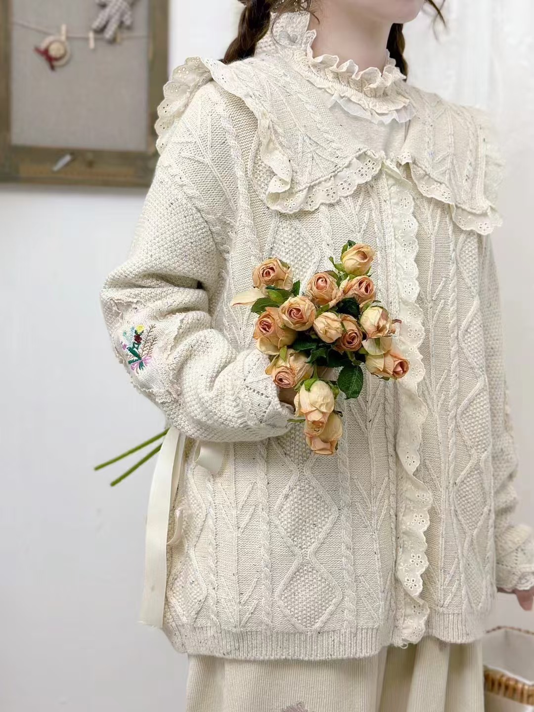 Women Long Sleeve V-neck Graphic Floral Printed Top