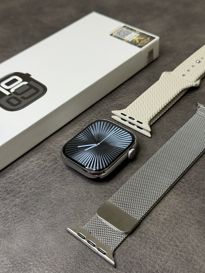 Smartwatch with Cellular SIM Card Version