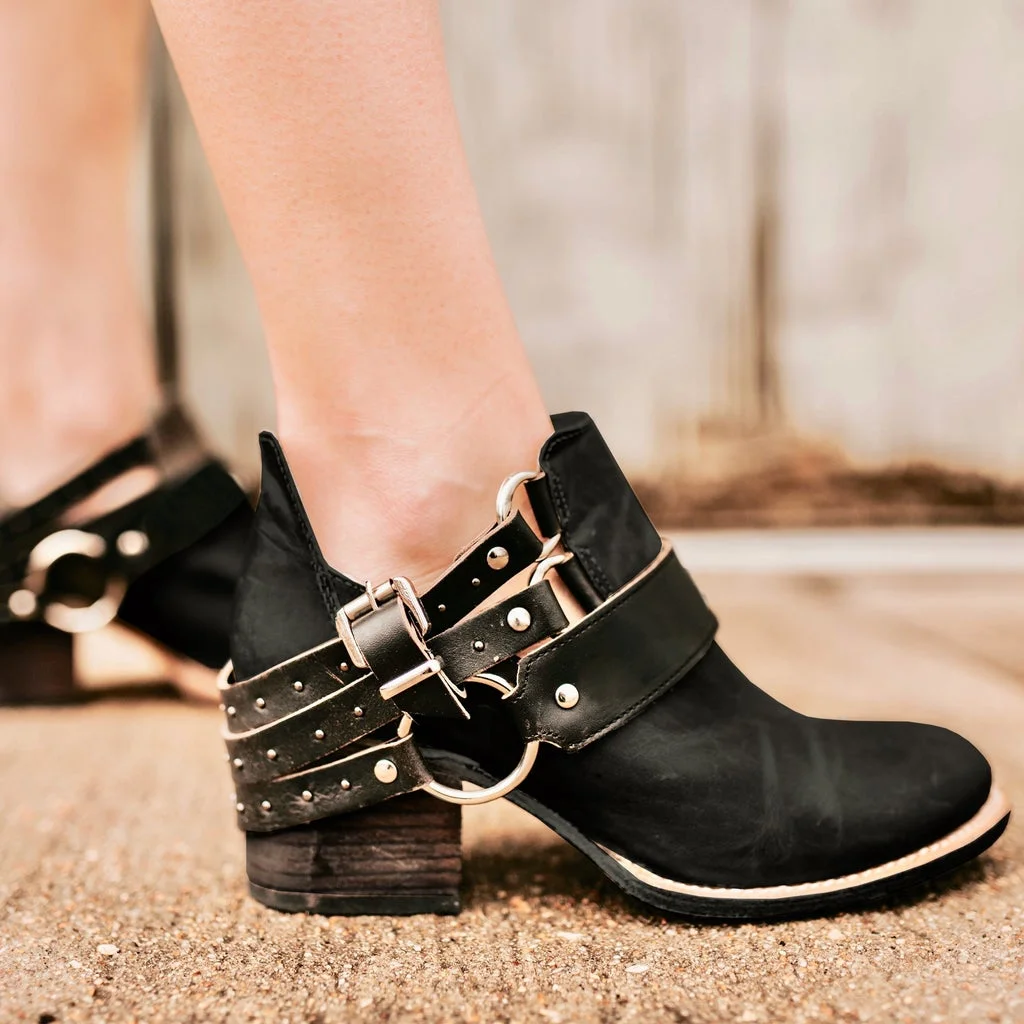 Cyberpunk-Style Buckle Ankle Boots