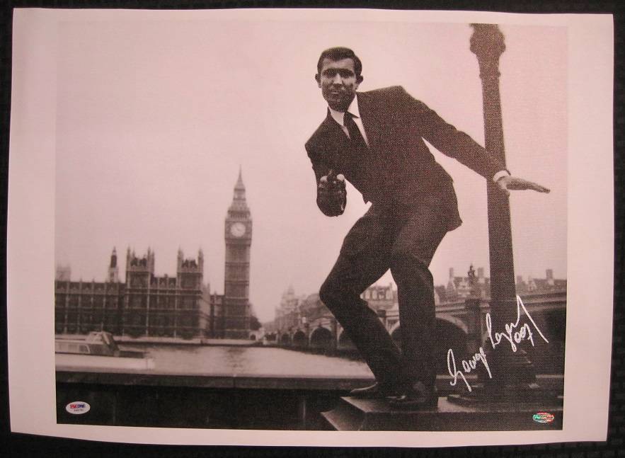 George Lazenby Hand Signed James Bond 16x20 Canvas 007 Auto PSA/DNA COA B