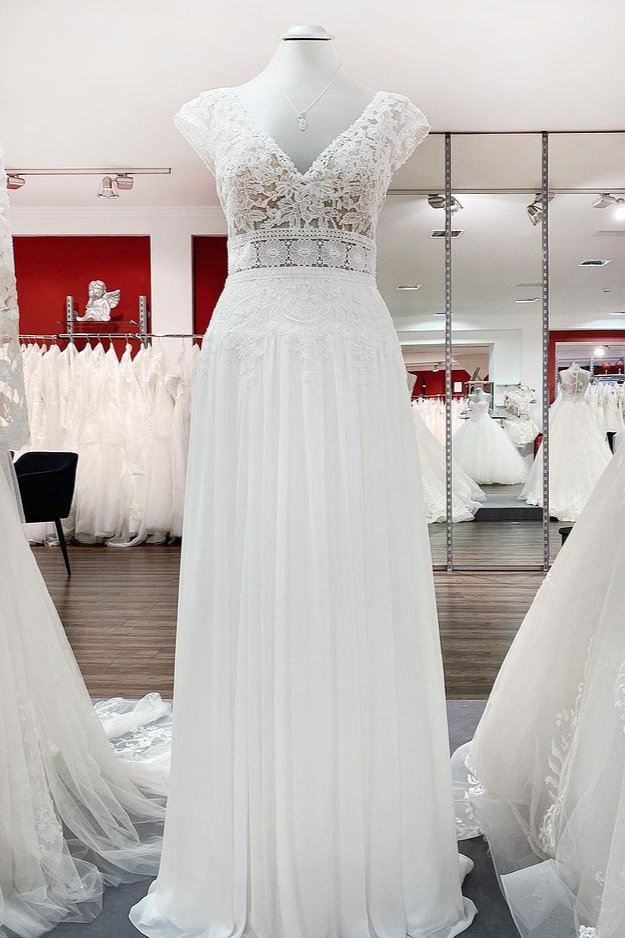 Modern V-neck Tulle Long A-line Wedding Dress With Appliques Lace | Ballbellas Ballbellas