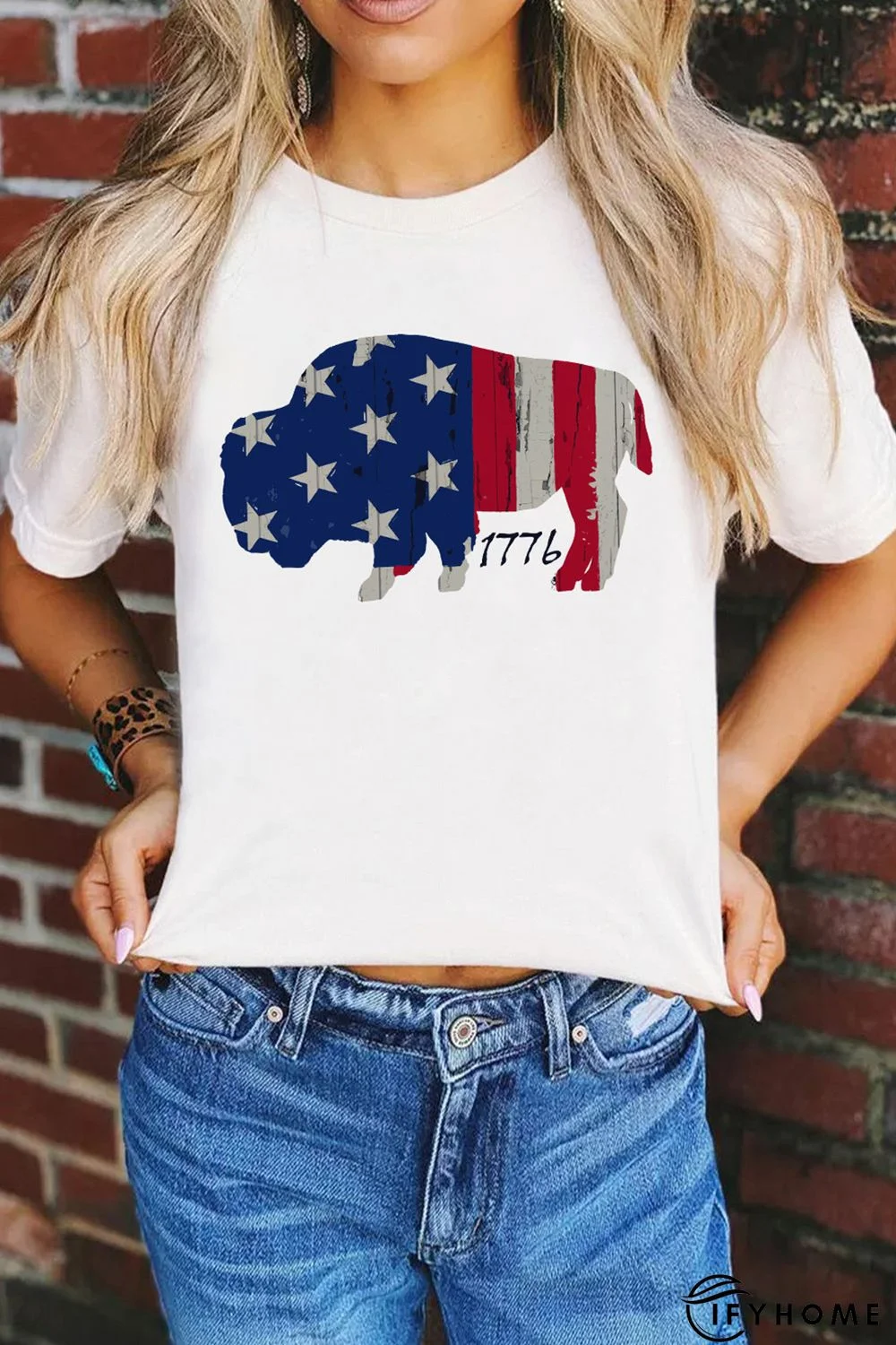 White American Flag Bull Graphic Short Sleeve Tee | IFYHOME