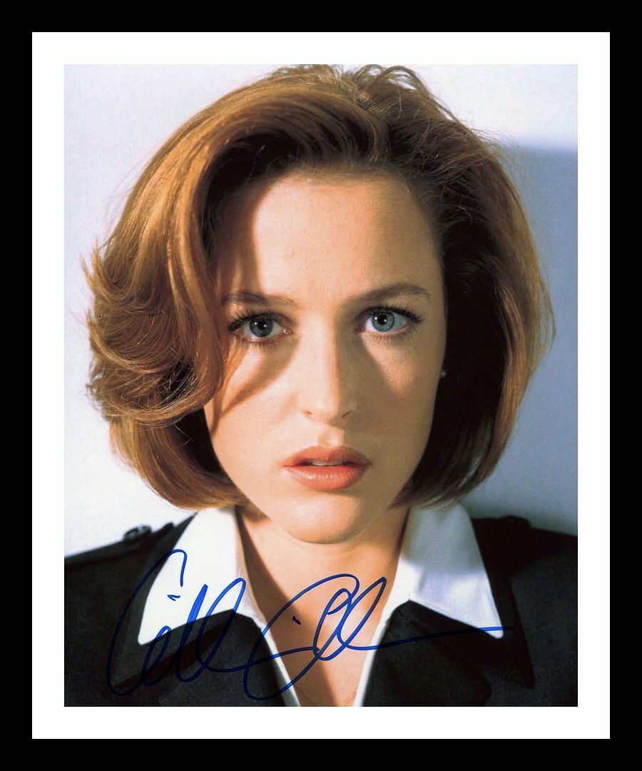 Gillian Anderson Autographed Signed & Framed Photo Poster painting 2