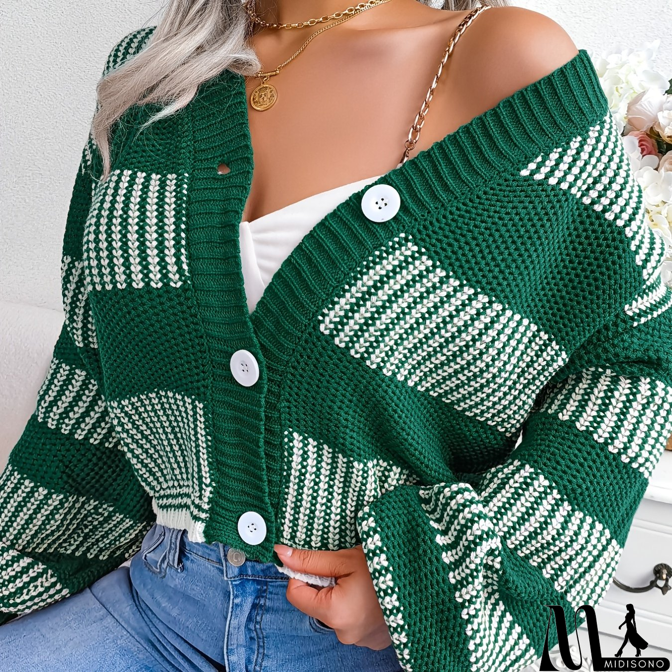 MidiSono - Tailored and Elegant Sweater