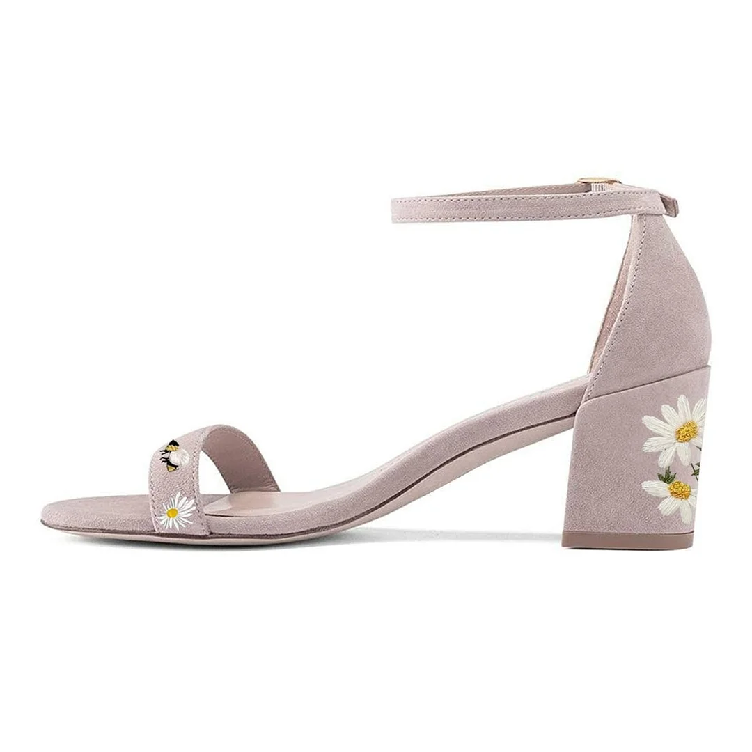 Open Round Toe Chunky Heel Daisy Embroidered Women's Sandals in Nude