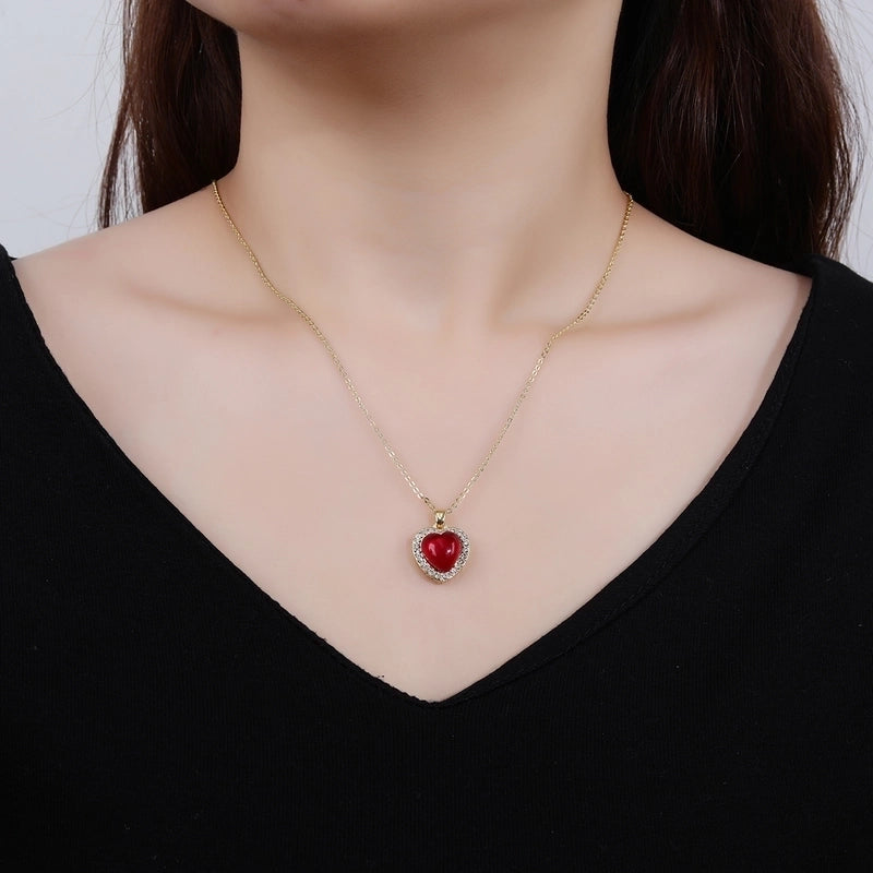 Synthetic Resin Copper 18K Gold Plated Heart Shape Pendant Necklace