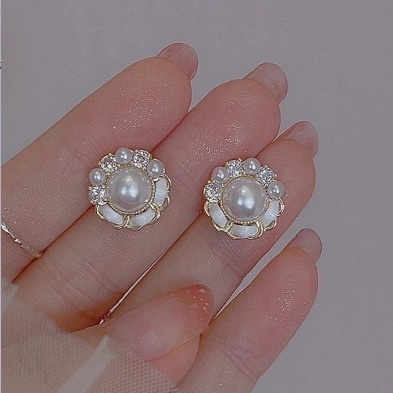 1 Pair Elegant Minimalist Streetwear Flower Bow Knot Plating Inlay Alloy Artificial Pearls Zircon Ear Studs