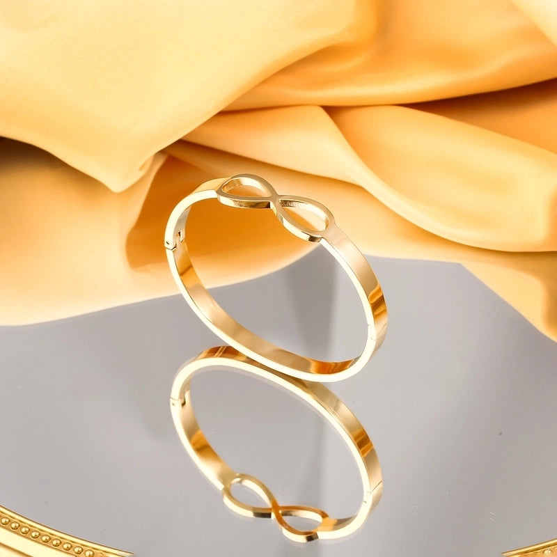 Casual Minimalist Round Heart Shape Butterfly Titanium Steel Zircon Bangle In Bulk