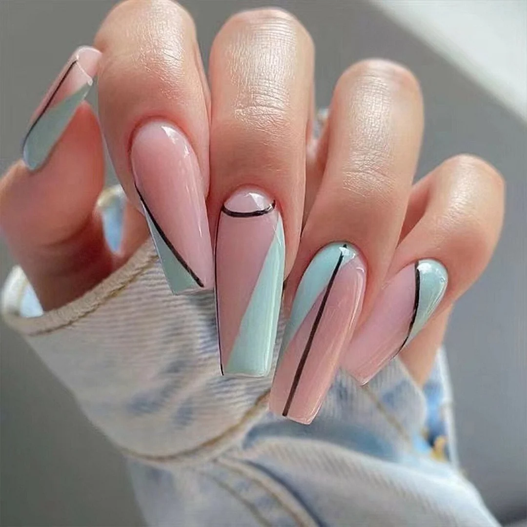 24Pcs/Box Detachable Almond Pink And White False Nails Wavy Style Stiletto Fake Nails Ballerina Coffin Full Cover Manicure Tool 406-Nail Inspo