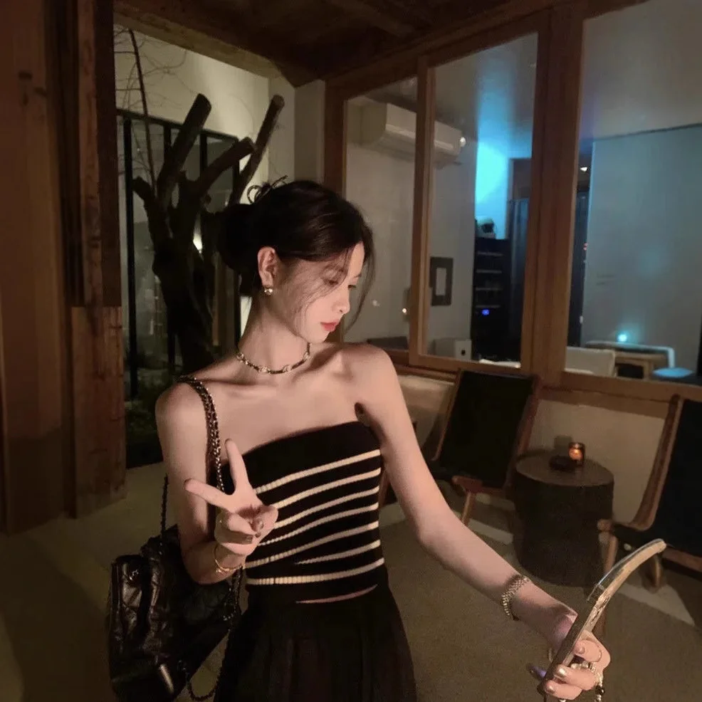 Uveng Uveng Straps With Breasts Outside The Back Wear Hottie Slings Design Feel Summer Striped Knitted Ice Silk Vest Woman