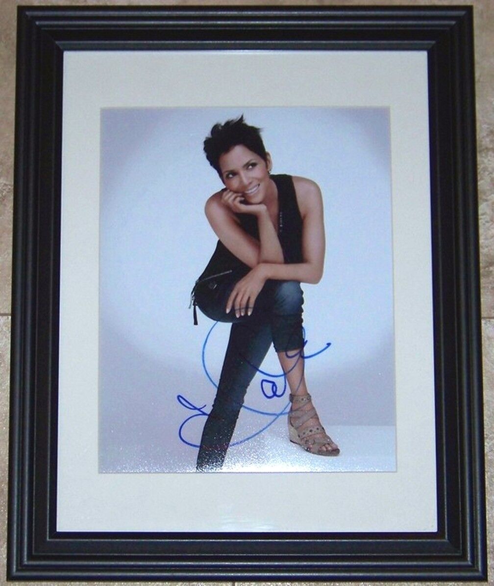 SUPER SALE! Halle Berry Signed Autographed Framed 8x10 Photo Poster painting GA GV GAI COA!