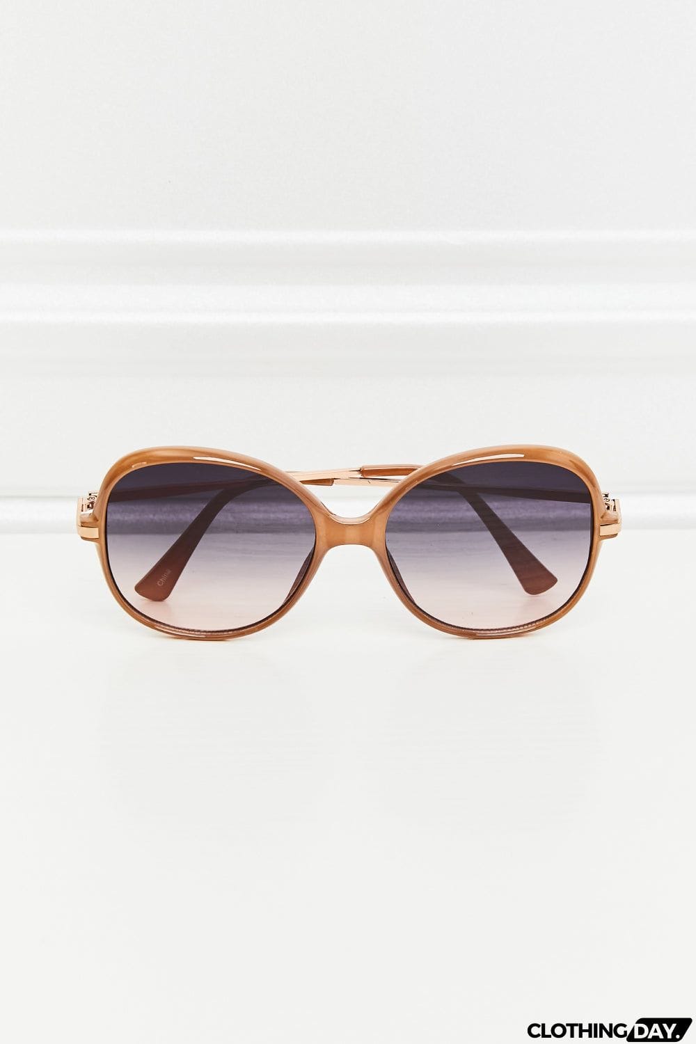 Metal-Plastic Hybrid Full Rim Sunglasses