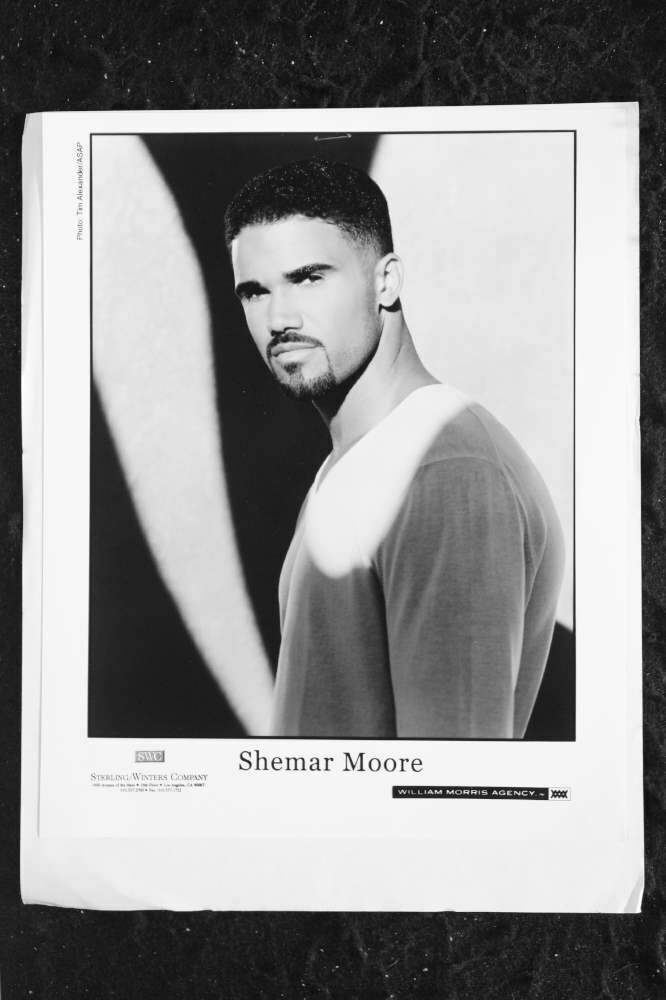 Shemar Moore - 8x10 Headshot Photo Poster painting w/ Resume - Young & Restless