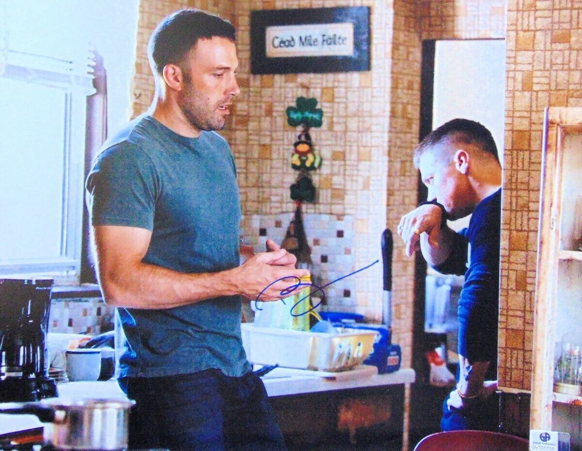 Ben Affleck Signed Autographed 11X14 Photo Poster painting The Town in Kitchen GV701716