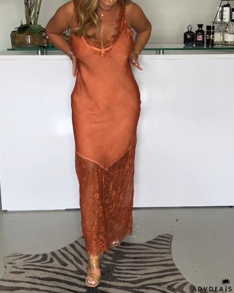 Lace suspender dress in solid color