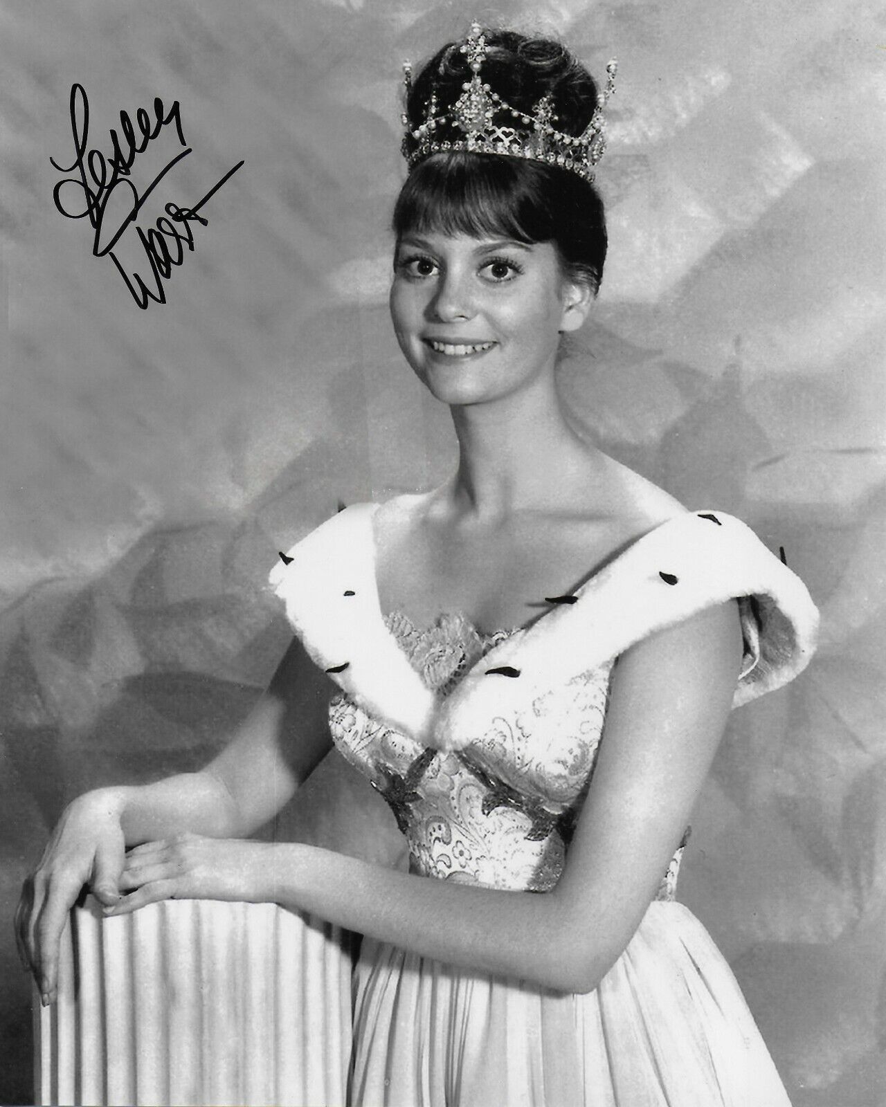 Lesley Ann Warren Disney Cinderella Signed 8X10 Photo Poster painting At Hollywoodshow