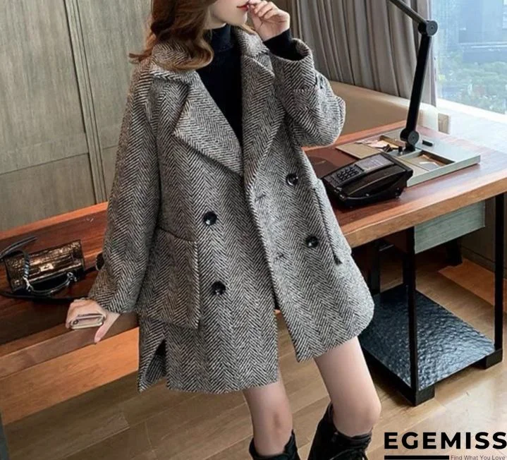 Single-breasted Double-pocket Loose Woolen Coat | EGEMISS