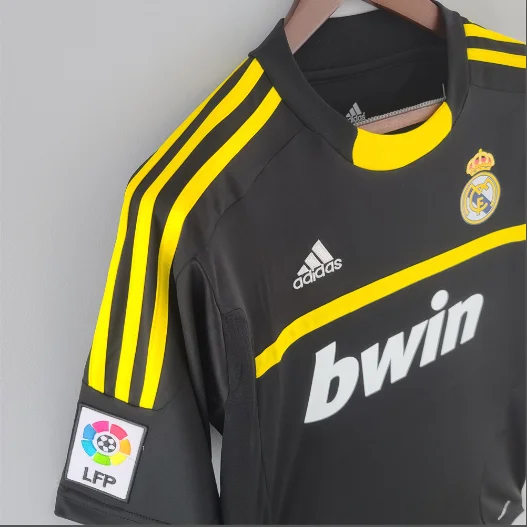 Retro 2011/2012 Real Madrid Goalkeeper Black Football Shirt Thai Quality