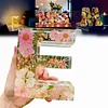 Veilleuse LED avec lettres imprim&eacute;es de fleurs s&eacute;ch&eacute;es en r&eacute;sine