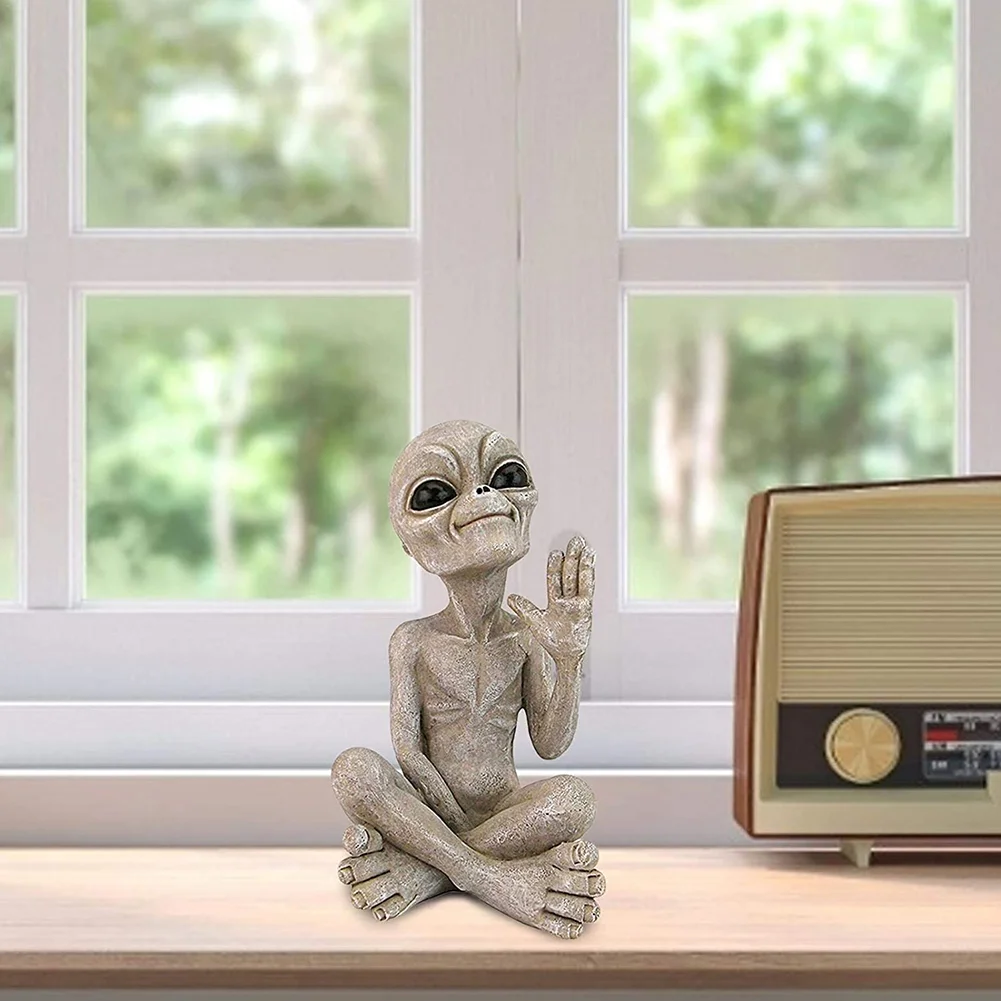 Resin Outer Space Alien Statue Outdoor Garden Figurine Alien Martians Decor