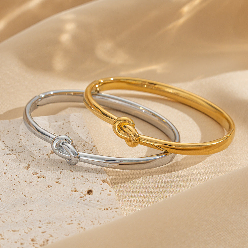 Fashionable Simple Niche Design Knotted Heart Shape Exquisite Bracelet