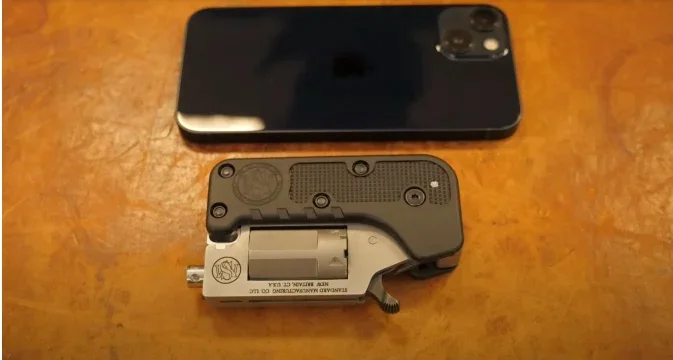 Mini Protector - Открийте устойчивостта на враждебните метални частици (ограничено количество)!